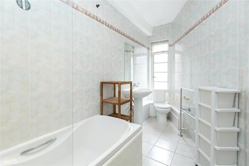 King-Sized Studio, 6Th Floor + Lift, Regent'S Park لندن المظهر الخارجي الصورة